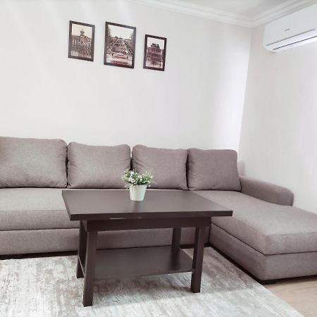 Renovated 1 Bedroom With King Size Bed In Kentron 예레반 외부 사진