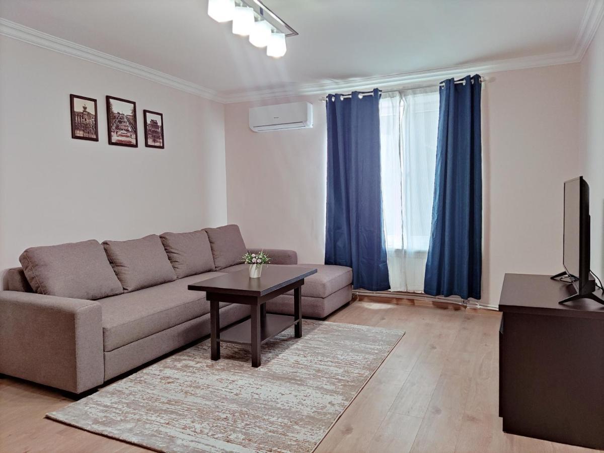 Renovated 1 Bedroom With King Size Bed In Kentron 예레반 외부 사진
