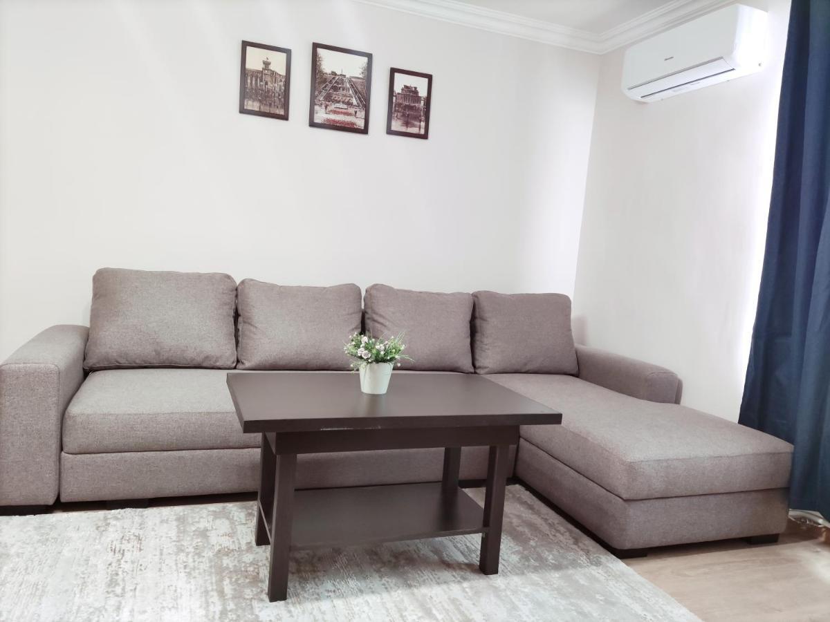 Renovated 1 Bedroom With King Size Bed In Kentron 예레반 외부 사진