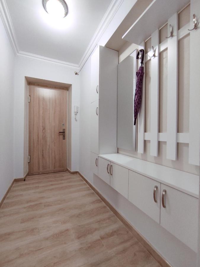 Renovated 1 Bedroom With King Size Bed In Kentron 예레반 외부 사진