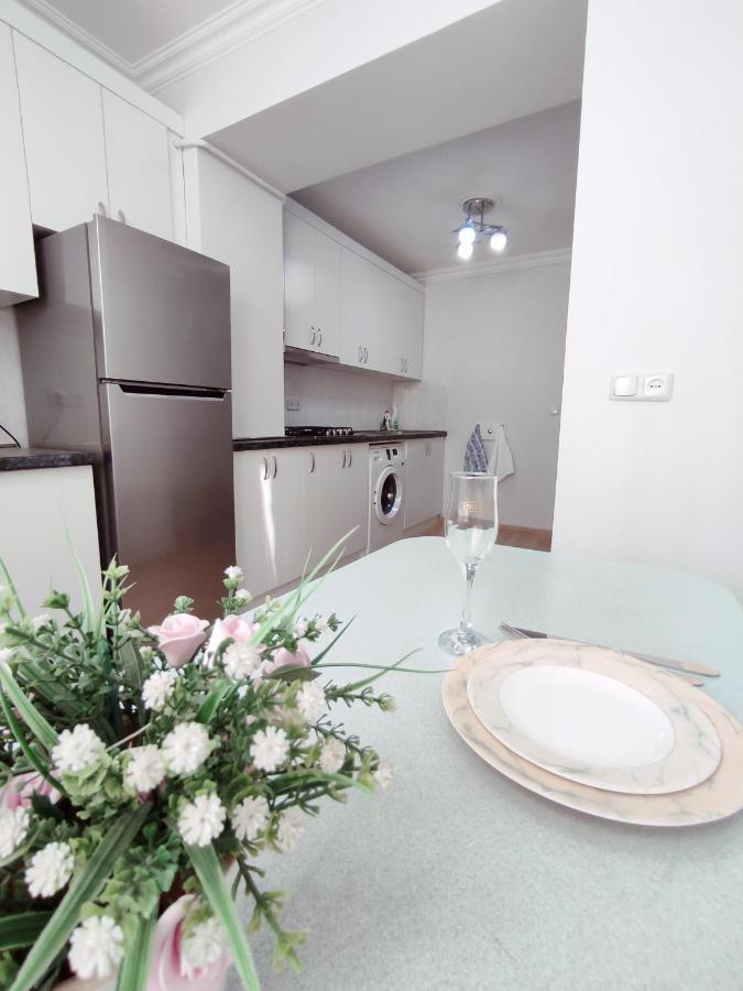 Renovated 1 Bedroom With King Size Bed In Kentron 예레반 외부 사진