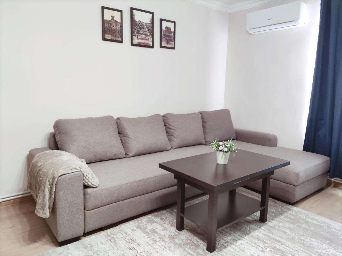 Renovated 1 Bedroom With King Size Bed In Kentron 예레반 외부 사진