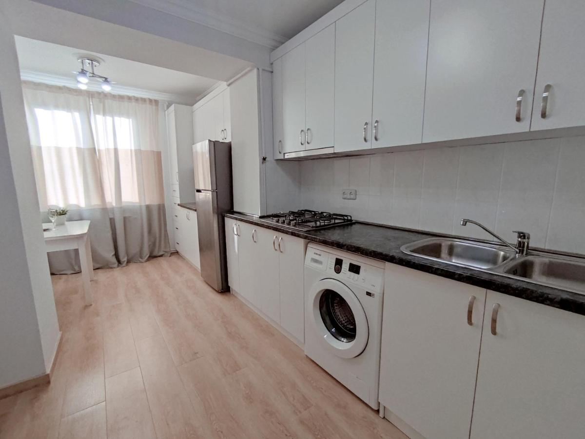 Renovated 1 Bedroom With King Size Bed In Kentron 예레반 외부 사진