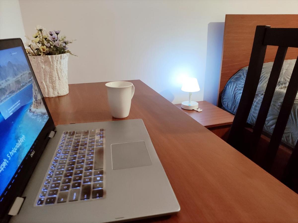 Renovated 1 Bedroom With King Size Bed In Kentron 예레반 외부 사진